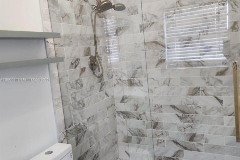 Villa ou maison à louer à Miami, Floride: 4 chambres, 185.8 m2 № 1946714 - photo 19