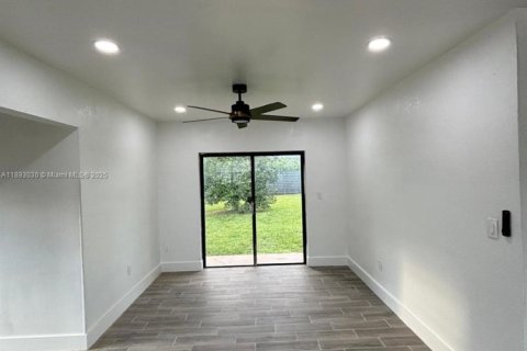 Villa ou maison à louer à Miami, Floride: 4 chambres, 185.8 m2 № 1946714 - photo 4
