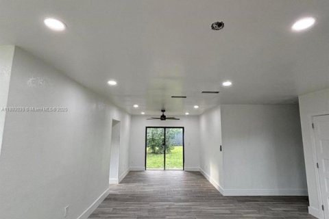Villa ou maison à louer à Miami, Floride: 4 chambres, 185.8 m2 № 1946714 - photo 3