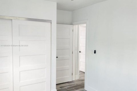 Villa ou maison à louer à Miami, Floride: 4 chambres, 185.8 m2 № 1946714 - photo 11