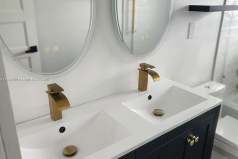 Villa ou maison à louer à Miami, Floride: 4 chambres, 185.8 m2 № 1946714 - photo 15