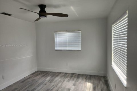 Villa ou maison à louer à Miami, Floride: 4 chambres, 185.8 m2 № 1946714 - photo 13