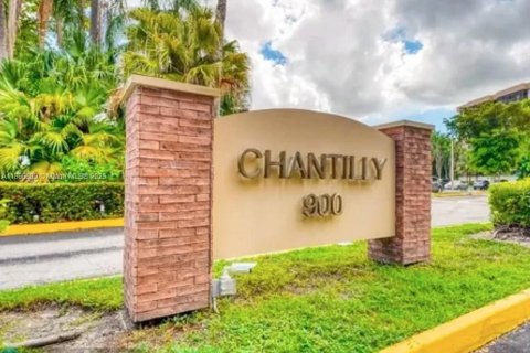 Condo in Miami, Florida, 2 bedrooms  № 1896447 - photo 2