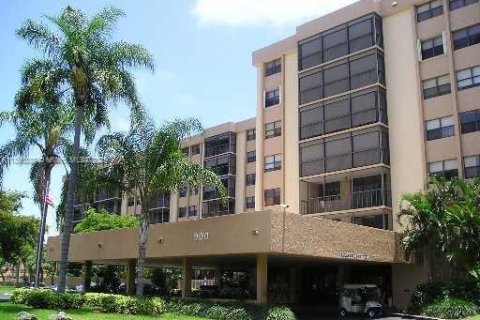 Condo in Miami, Florida, 2 bedrooms  № 1896447 - photo 4
