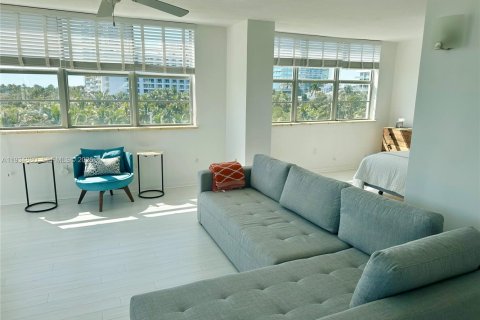 Condominio en alquiler en Miami Beach, Florida, 1 dormitorio, 59.46 m2 № 1993043 - foto 6