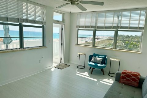 Condominio en alquiler en Miami Beach, Florida, 1 dormitorio, 59.46 m2 № 1993043 - foto 7