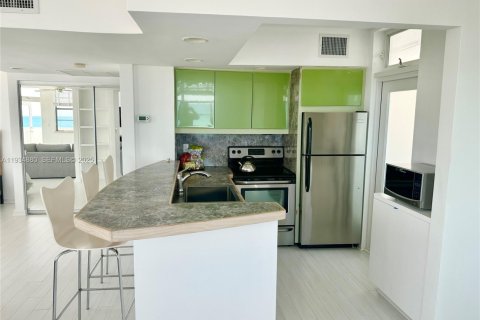 Condominio en alquiler en Miami Beach, Florida, 1 dormitorio, 59.46 m2 № 1993043 - foto 11