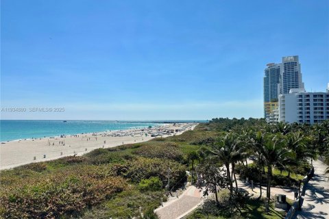 Condominio en alquiler en Miami Beach, Florida, 1 dormitorio, 59.46 m2 № 1993043 - foto 2