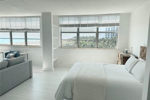 Condominio en alquiler en Miami Beach, Florida, 1 dormitorio, 59.46 m2 № 1993043 - foto 10