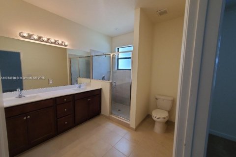 Купить таунхаус в Хомстед, Флорида 3 спальни, 145.39м2, № 2015816 - фото 5