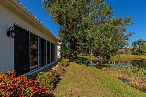House in Sarasota, Florida 3 bedrooms, 172.61 sq.m. № 1733129 - photo 8