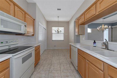 House in Sarasota, Florida 3 bedrooms, 172.61 sq.m. № 1733129 - photo 13