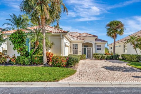 House in Sarasota, Florida 3 bedrooms, 172.61 sq.m. № 1733129 - photo 1