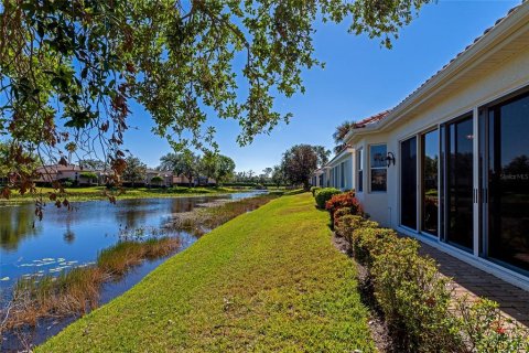 House in Sarasota, Florida 3 bedrooms, 172.61 sq.m. № 1733129 - photo 9