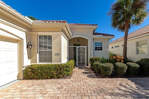 House in Sarasota, Florida 3 bedrooms, 172.61 sq.m. № 1733129 - photo 3