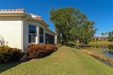 House in Sarasota, Florida 3 bedrooms, 172.61 sq.m. № 1733129 - photo 7