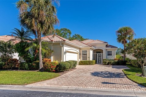 House in Sarasota, Florida 3 bedrooms, 172.61 sq.m. № 1733129 - photo 4