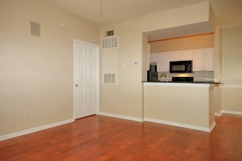 Condominio en alquiler en Orlando, Florida, 2 dormitorios, 96.71 m2 № 1853929 - foto 2