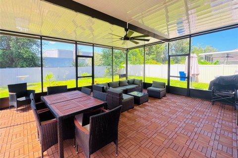 Villa ou maison à vendre à Thonotosassa, Floride: 5 chambres, 248.42 m2 № 1852756 - photo 24