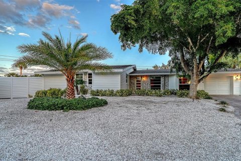 Casa en venta en Sarasota, Florida, 3 dormitorios, 176.98 m2 № 2267487 - foto 3