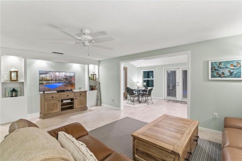 Casa en venta en Sarasota, Florida, 3 dormitorios, 176.98 m2 № 2267487 - foto 9