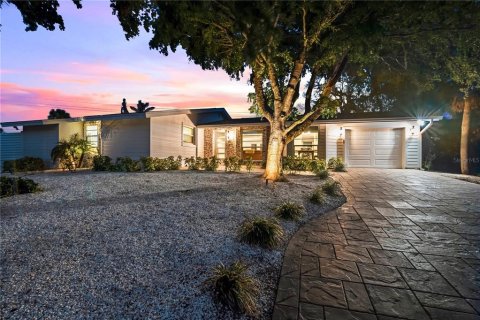 Casa en venta en Sarasota, Florida, 3 dormitorios, 176.98 m2 № 2267487 - foto 2