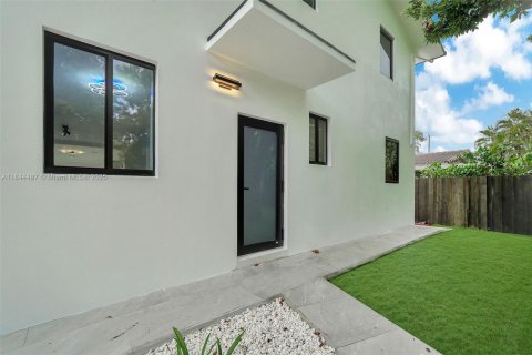 Villa ou maison à louer à Miami, Floride: 5 chambres, 246.75 m2 № 1960300 - photo 13