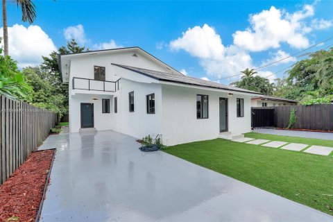 Villa ou maison à louer à Miami, Floride: 5 chambres, 246.75 m2 № 1960300 - photo 2