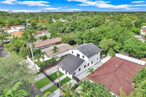 Villa ou maison à louer à Miami, Floride: 5 chambres, 246.75 m2 № 1960300 - photo 7