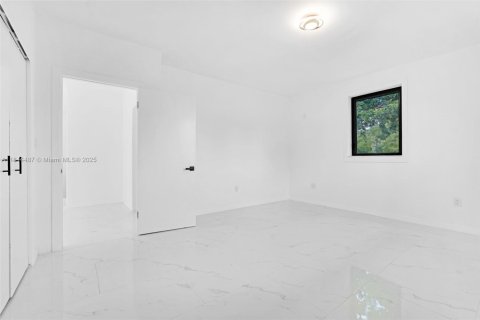 Villa ou maison à louer à Miami, Floride: 5 chambres, 246.75 m2 № 1960300 - photo 21