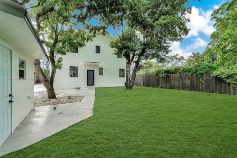 Villa ou maison à louer à Miami, Floride: 5 chambres, 246.75 m2 № 1960300 - photo 12