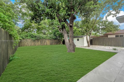 Villa ou maison à louer à Miami, Floride: 5 chambres, 246.75 m2 № 1960300 - photo 11