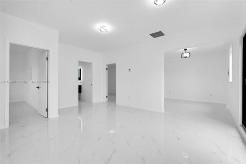 Villa ou maison à louer à Miami, Floride: 5 chambres, 246.75 m2 № 1960300 - photo 20