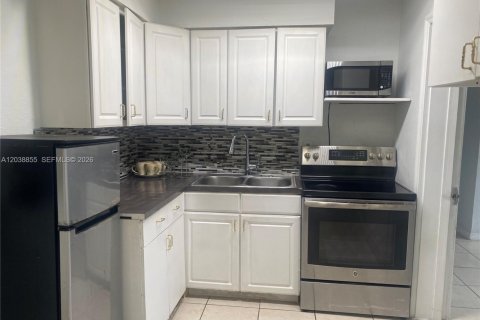 Villa ou maison à vendre à Lehigh Acres, Floride: 2 chambres № 2242914 - photo 6