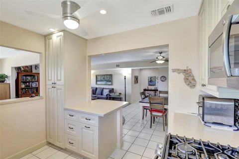 Condominio en venta en Saint Petersburg, Florida, 2 dormitorios, 116.59 m2 № 1574364 - foto 8