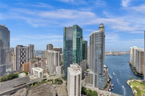 Купить кондоминиум в Майами, Флорида 3 спальни, 130.99м2, № 2047466 - фото 30