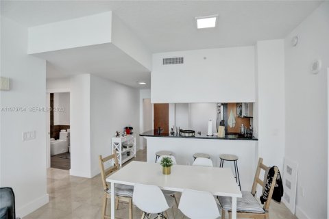 Купить кондоминиум в Майами, Флорида 3 спальни, 130.99м2, № 2047466 - фото 14