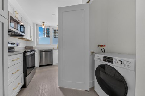 Купить кондоминиум в Помпано-Бич, Флорида 3 комнаты, 145.86м2, № 2249832 - фото 11