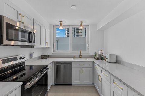 Купить кондоминиум в Помпано-Бич, Флорида 3 комнаты, 145.86м2, № 2249832 - фото 10