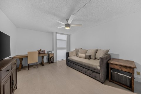 Купить кондоминиум в Помпано-Бич, Флорида 3 комнаты, 145.86м2, № 2249832 - фото 17