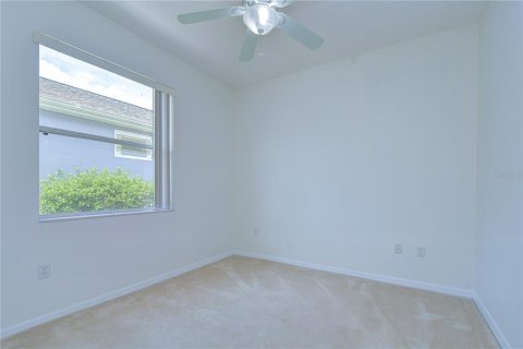 House in Land O' Lakes, Florida 3 bedrooms, 152.73 sq.m. № 2198377 - photo 15