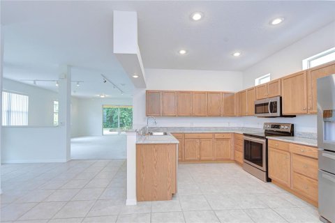 House in Land O' Lakes, Florida 3 bedrooms, 152.73 sq.m. № 2198377 - photo 7