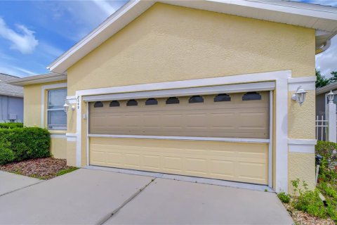 House in Land O' Lakes, Florida 3 bedrooms, 152.73 sq.m. № 2198377 - photo 3