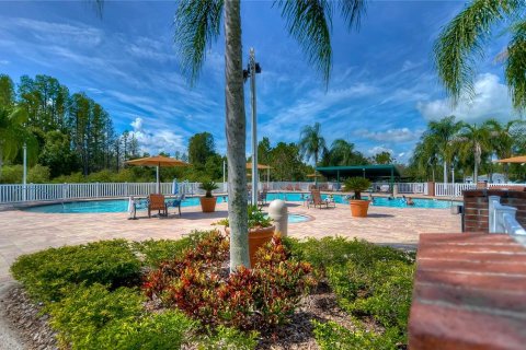 House in Land O' Lakes, Florida 3 bedrooms, 152.73 sq.m. № 2198377 - photo 24