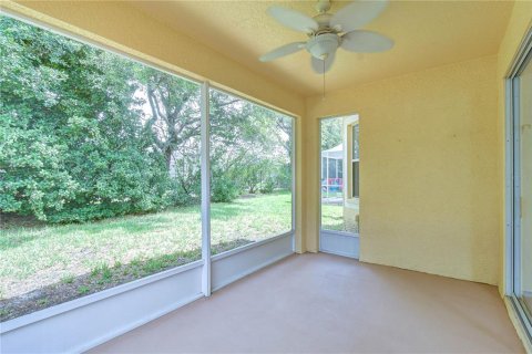 House in Land O' Lakes, Florida 3 bedrooms, 152.73 sq.m. № 2198377 - photo 21