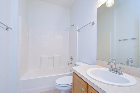 House in Land O' Lakes, Florida 3 bedrooms, 152.73 sq.m. № 2198377 - photo 17