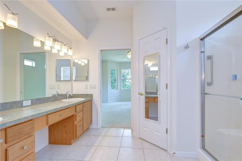 House in Land O' Lakes, Florida 3 bedrooms, 152.73 sq.m. № 2198377 - photo 13
