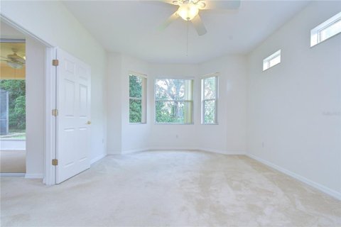 House in Land O' Lakes, Florida 3 bedrooms, 152.73 sq.m. № 2198377 - photo 11