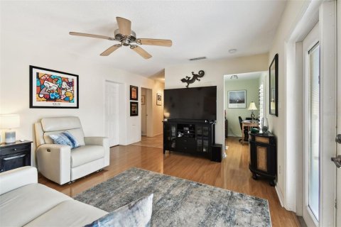 Condo in Saint Petersburg, Florida, 1 bedroom  № 1800593 - photo 4