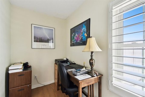 Condo in Saint Petersburg, Florida, 1 bedroom  № 1800593 - photo 20